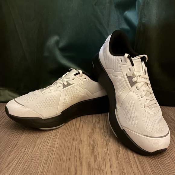 White Women’s Mount to Coast P1 Support Running Shoe - Picture 1 of 11